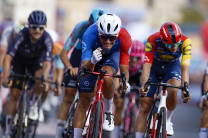 Bastien Tronchon ganó al esprint.