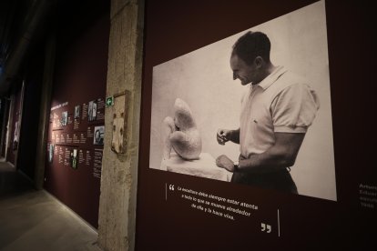La exposición Eduardo Chillida - Pensar con las manos