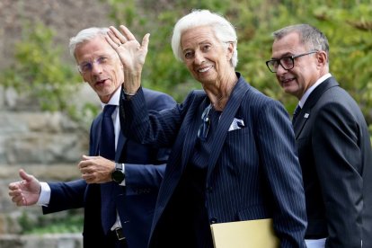Lagarde con el presidente del Bundesbank alemán y el vicepresidente del BCE, ayer.