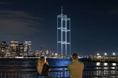Drones compusieron la figura de las Torres Gemelas en el 25 aniversario de los ataques.