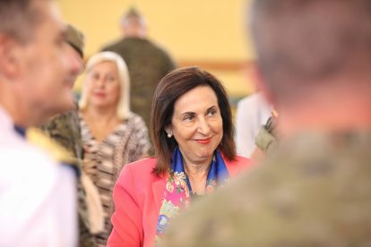 Archivo - La ministra de defensa, Margarita Robles, visita al personal de la misión de asistencia militar de la Unión Europea en apoyo a Ucrania, en la Academia de Infantería de Toledo, a 5 de septiembre de 2025, en Toledo, Castilla-La Mancha (España). 