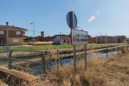 El Canal del Páramo, a su paso por la localidad de La Milla del Páramo, donde se prevé ubicar la balsa.