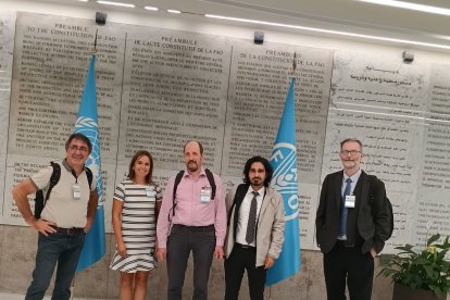 La investigadora del Campus, junto a otros expertos participantes en el comité de Roma.