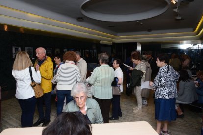 Las personas tuvieron que esperar un poco para poder hacerse las pruebas gratuitas.