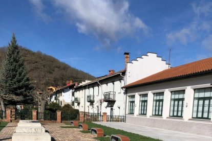 Sostienen que el compromiso inicial era el de una residencia.