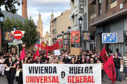 Manifestación en Logroño este domingo en la que se ha pedido vivienda universal o huelga general.