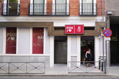 Vista de la sede del PSOE en la madrileña Calle Ferraz. EFE/ Borja Sanchez-Trillo
