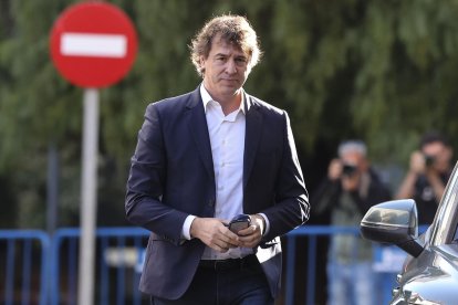 En la imagen de archivo, David Sánchez, a su llegada a la última sesión del juicio por su contratación en la Diputación de Badajoz el pasado 9 de junio. EFE/ Jero Morales.