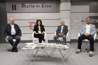 Manuel Mantecón, Ana Gil, Herminio Medina y Luis Javier Jáñez, en la mesa redonda sobre regadíos celebrada este miércoles.