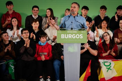 El presidente de VOX, Santiago Abascal y el candidato a la presidencia de la Junta de Castilla y León, Carlos Pollán participan en un acto público en el Polideportivo Municipal El Plantío.