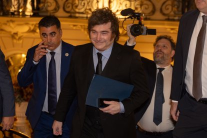 El presidente de la República Argentina, Javier Milei, participa en un desayuno informativo de Fórum Europa, en el Real Casino Gran Círculo de Madrid, a 21 de octubre de 2026, en Madrid (España).