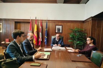 García-Salmones y Pablo Barreiro con Morala y Lidia Coca.