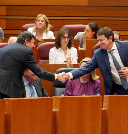 Votación sobre la aprobación del techo de gasto financiero durante la segunda jornada del pleno de las Cortes de Castilla y León.