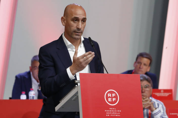Luis Rubiales renuncia a su cargo de presidente de la RFEF y al de vicepresidente de la Uefa. RUBIO