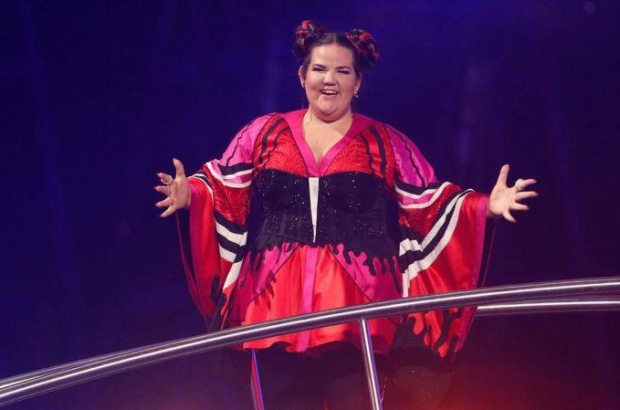 La cantante de Israel Netta, durante su interpretación de la canción Toy en el Festival de Eurovisión celebrado en mayo en Lisboa.