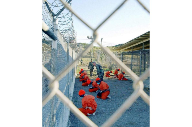 Algunos presos de Guantánamo sufrieron hidratación rectal y privación de sueño. PETTY OFFICER