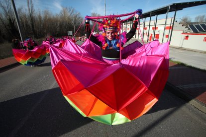 Bembibre vivió su sábado de Piñata para cerrar las fiestas de Carnaval en el Bierzo Alto.
