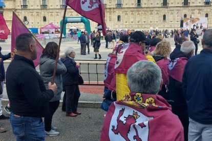 Manifestación en León como respuesta a los actos de la Junta por Villalar en la capital leonesa.