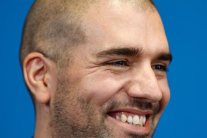 El astronauta español Pablo Álvarez, participa en una charla con estudiantes de la Universidad Nacional Autónoma de México (UNAM), este lunes en Ciudad de México (México). EFE/Sáshenka Gutiérrez