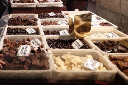 Expositores con chocolate en una edición pasada en Sica.