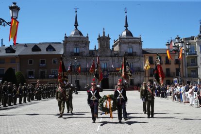 Vistosa Jura de Bandera para civiles en Ponferrada