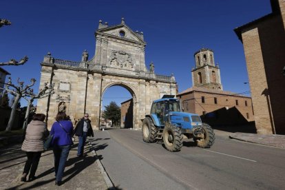 Arco perteneciente al monasterio de San Benito en Sahagún.