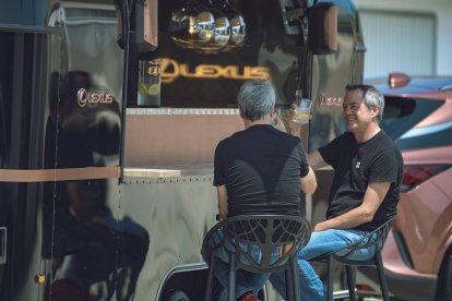 Lexus y Hermanos Torres.