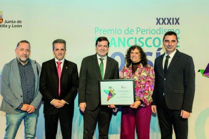 Ramiro López, Miguel Ángel Zamora, Ana Gaitero y Marco Romero, con el presidente Fernández Mañueco. DL