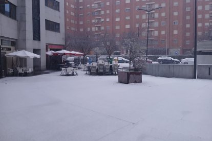 Nieva con fuerza en León