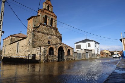 El río Tuerto, desbordado