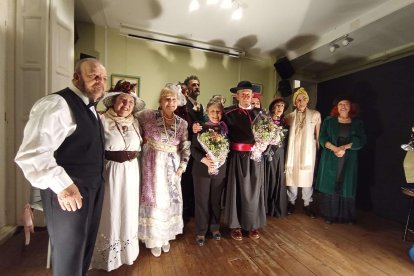Elenco de la obra de teatro.