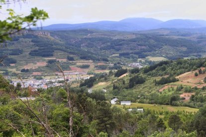 Vista panorámica de Vega de Espinareda. Foto: archivo.