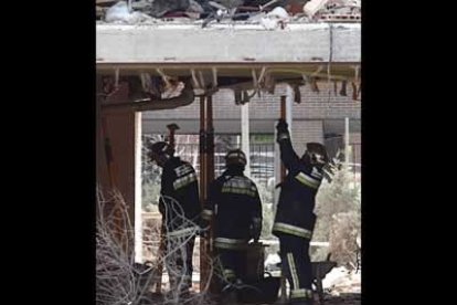 De todas formas, los forjados de estos edificios ya han sido apuntalados para evitar su derrumbe.