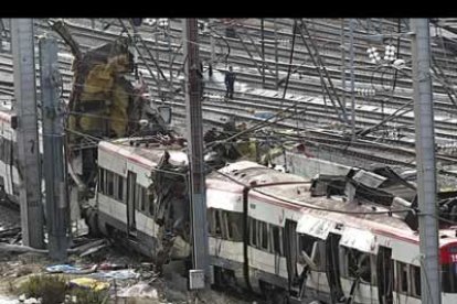 La explosión registrada en Atocha «reventó» un tren de cercanías.