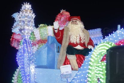 Cabalgata de Papa Noel en León. RAMIRO