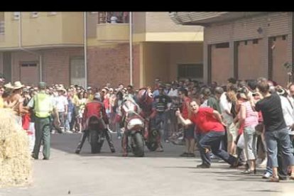 Las calles de La Bañeza se convierten cada año en una auténtica fiesta dedicada a los amantes de las dos ruedas.