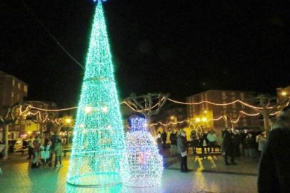 Bembibre luce distinto estos días. L. DE LA MATA