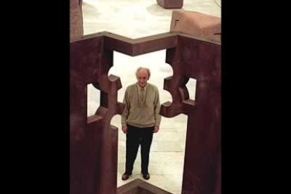 Chillida fue fundamental en la liberación del empresario José María Aldaia de las manos de ETA, del que pidió su liberación desde mayo del 95 hasta abril del 96, todos los días a la misma hora.