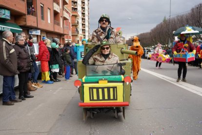 Gran desfile del sábado de Piñata en Astorga. J. NOTARIO