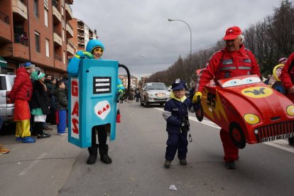 Gran desfile del sábado de Piñata en Astorga. J. NOTARIO