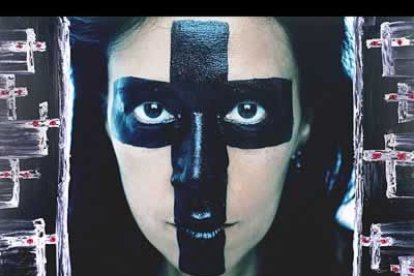 La fotografía que retrata a la cantante Cristina del Valle impresiona por su dureza.