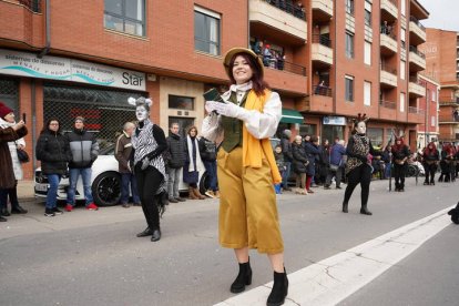 Gran desfile del sábado de Piñata en Astorga. J. NOTARIO