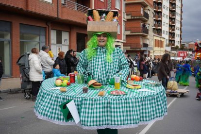 Gran desfile del sábado de Piñata en Astorga. J. NOTARIO