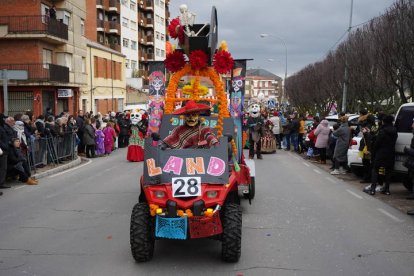 Gran desfile del sábado de Piñata en Astorga. J. NOTARIO