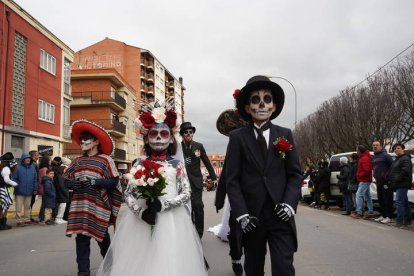 Gran desfile del sábado de Piñata en Astorga. J. NOTARIO