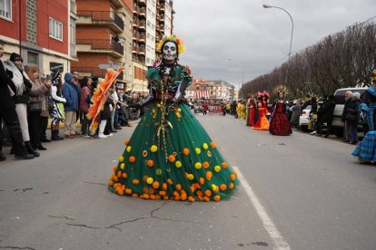 Gran desfile del sábado de Piñata en Astorga. J. NOTARIO