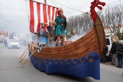 Gran desfile del sábado de Piñata en Astorga. J. NOTARIO