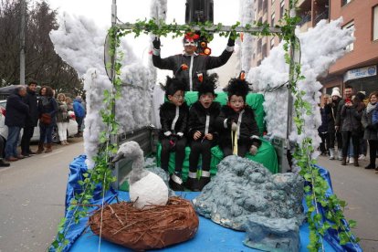 Gran desfile del sábado de Piñata en Astorga. J. NOTARIO