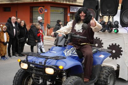 Gran desfile del sábado de Piñata en Astorga. J. NOTARIO