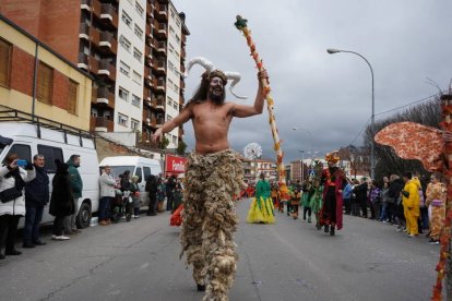 Gran desfile del sábado de Piñata en Astorga. J. NOTARIO